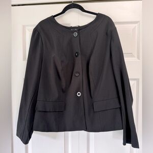 Venus brand 2-piece sharp black suit. Size 20.